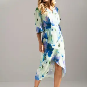 Vestido Ferrache estampado com decote em V
