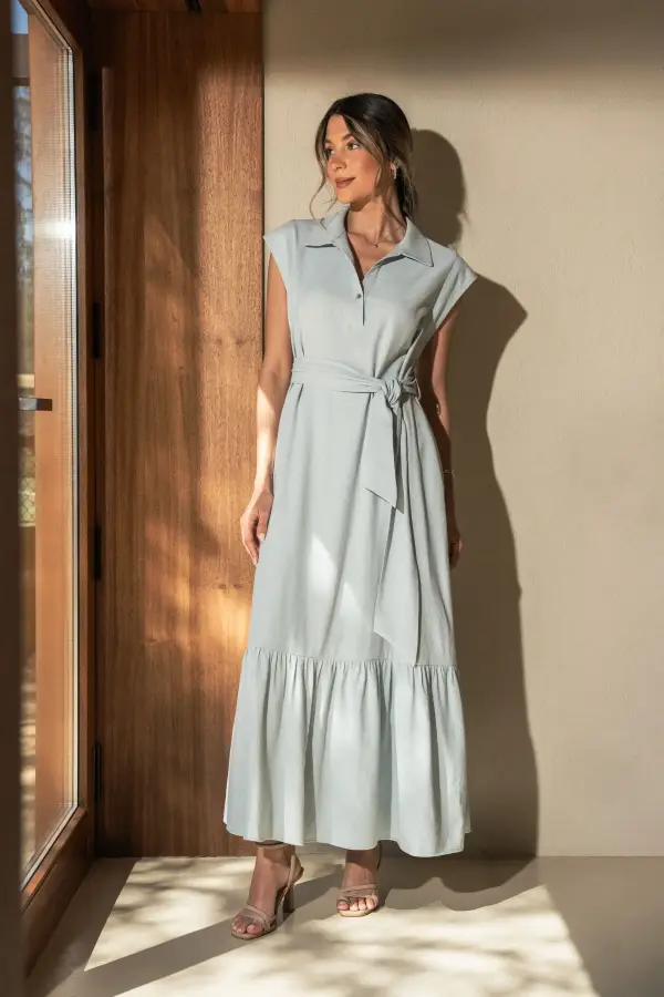 Vestido Ferrache midi com cinto e folho na bainha