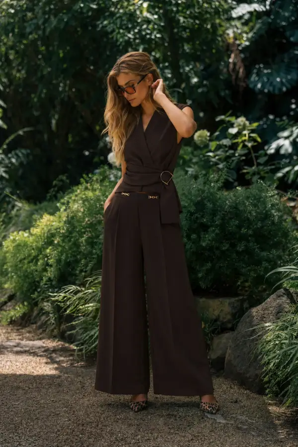 Calça Ferrache culotte fluida com detalhe metálico
