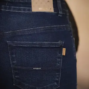 959 9